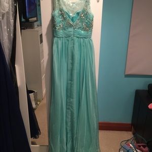 Turquoise/teal prom dress, missing tag. never worn